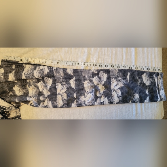 Lululemon High Times Pant sz 8 - Picture 9 of 9